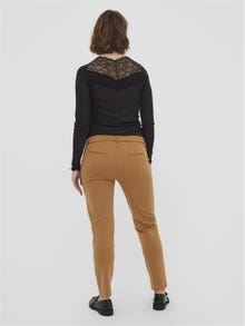 MAMA.LICIOUS Pantalones Corte tapered -Tobacco Brown - 20015718