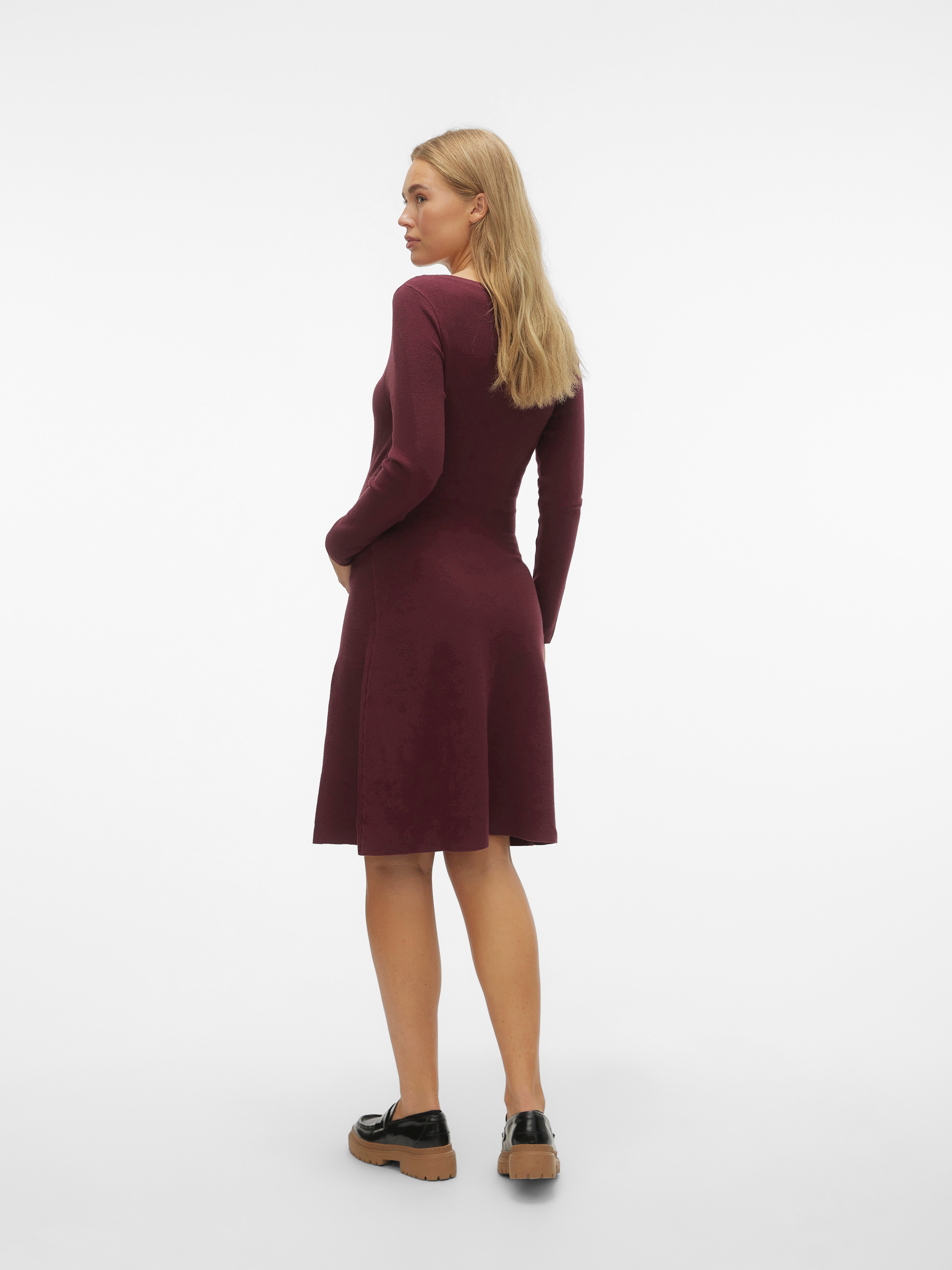 Long sleeve on sale fitted maternity dress