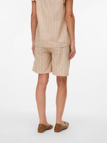 MAMA.LICIOUS Normal passform Medelhög midja Shorts -Humus - 20021944