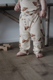 MAMA.LICIOUS Baby-trousers -Croissant BIG AOP - 99999957